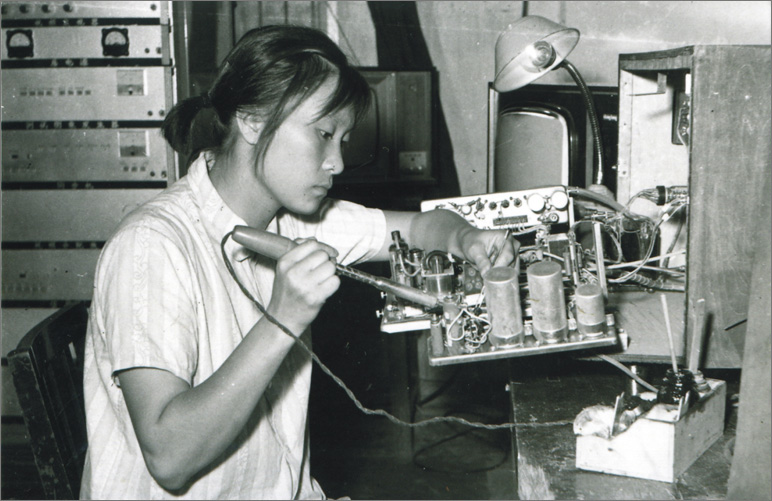 1970年，中國誕生第一臺彩色電視機，數(shù)年之后，長虹才開始電視機的研制