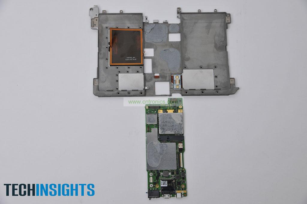 將PCB與金屬分離，從PCB板上卸下無線通訊板