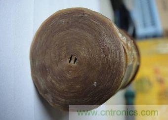 圖5:捏一捏紙卷,看看是否結(jié)實