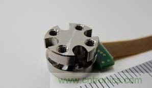 圖題:可定量測定三個軸方向受力的傳感器