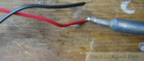 想減少電費嗎？DIY一個迷你風(fēng)力發(fā)電機吧