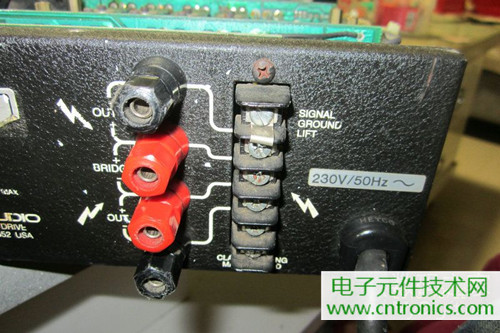 用料很給力！專業(yè)后級(jí)功放美國(guó)高峰FA1201拆解