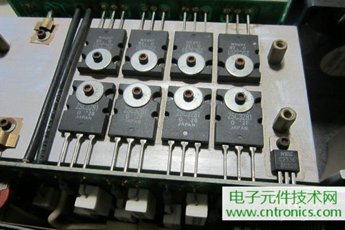 用料很給力！專業(yè)后級(jí)功放美國(guó)高峰FA1201拆解