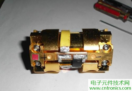 這貨一萬三？50W半導(dǎo)體激光模塊拆解