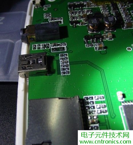 探秘電子紙！一款電紙書的電子墨水屏拆解