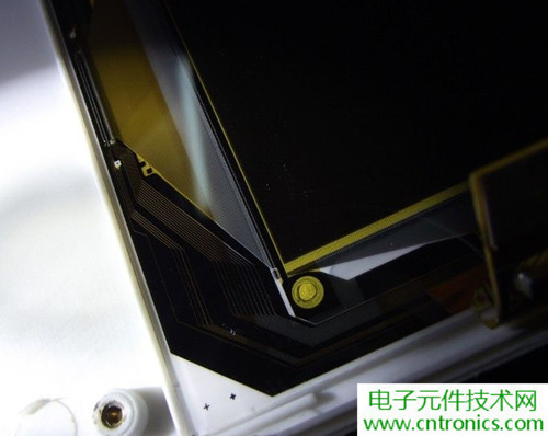 探秘電子紙！一款電紙書的電子墨水屏拆解