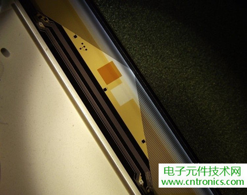 探秘電子紙！一款電紙書的電子墨水屏拆解