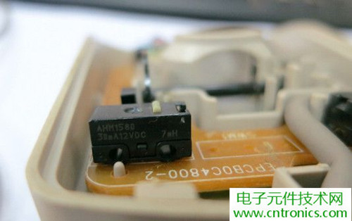 殿堂級機(jī)械鼠標(biāo)拆解：嘆精致做工！