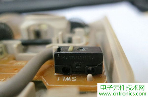 殿堂級機(jī)械鼠標(biāo)拆解：嘆精致做工！