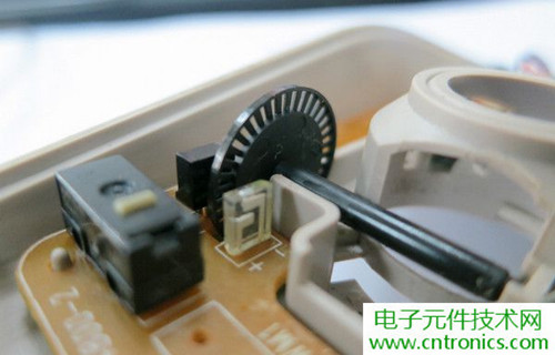 殿堂級機(jī)械鼠標(biāo)拆解：嘆精致做工！