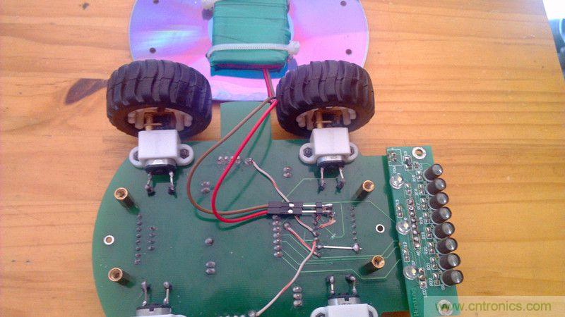 牛人力作！PCB版藍(lán)牙智能小車DIY