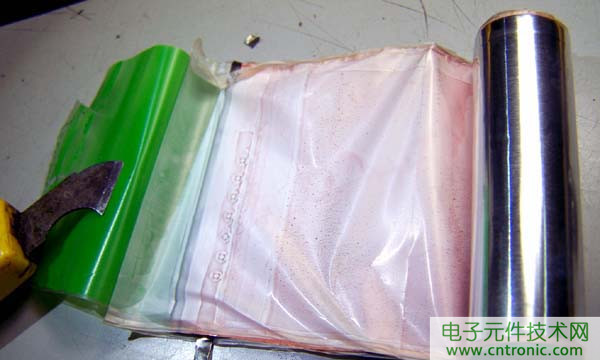 筆記本電池拆解，探秘電池內(nèi)部結(jié)構(gòu)
