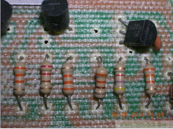 巧奪天工！大神利用山寨功放為高性?xún)r(jià)比逆變器"穿新衣"