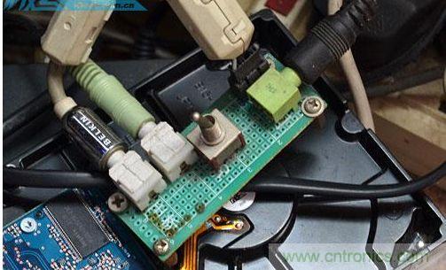 DIY：自制超炫音頻分配器，實(shí)現(xiàn)音箱共用