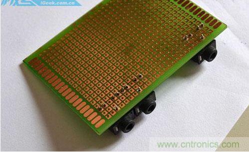 DIY：自制超炫音頻分配器，實(shí)現(xiàn)音箱共用