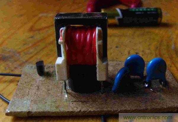 DIY單管自激，領(lǐng)略高壓電火花風(fēng)采