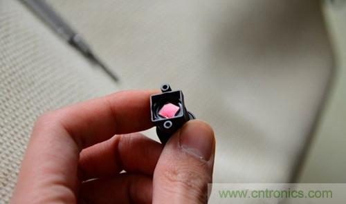 悅視界行車(chē)記錄儀全新拆解