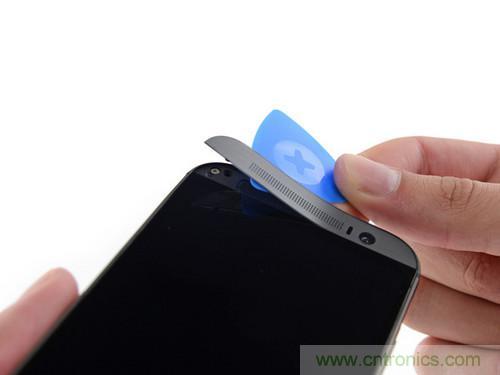 牛人強(qiáng)拆！新HTC One(M8)真機(jī)精密做工難修理