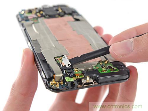 牛人強(qiáng)拆！新HTC One(M8)真機(jī)精密做工難修理