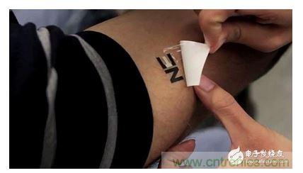  像貼紙一樣，汗水發(fā)電