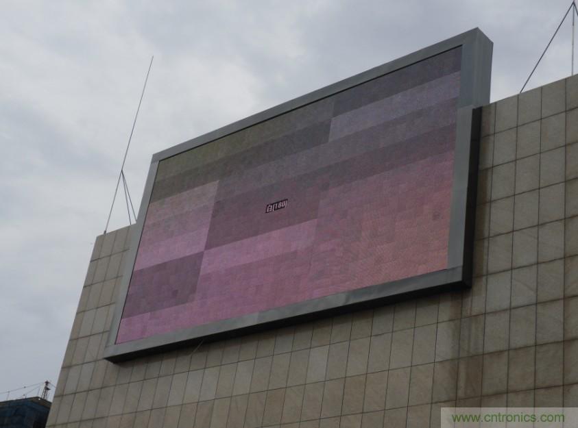 LED顯示屏突然黑屏，什么原因？如何應(yīng)對？