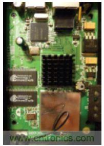 圖2：WPS54G打印服務(wù)器電路板正面。