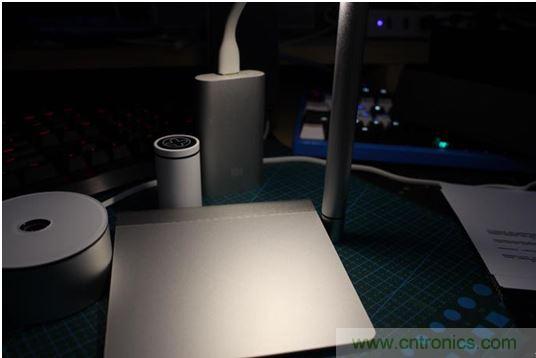 一款獨(dú)一無二的鋰電螺絲刀拆解評測：不止是價(jià)格感人