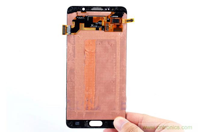 Galaxy Note5拆解，與S系列差距日漸模糊
