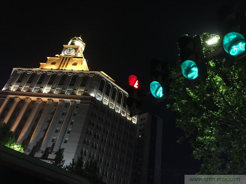 無邊框的 nubia Z9 ，一款既有驚喜，又有驚艷的智能手機