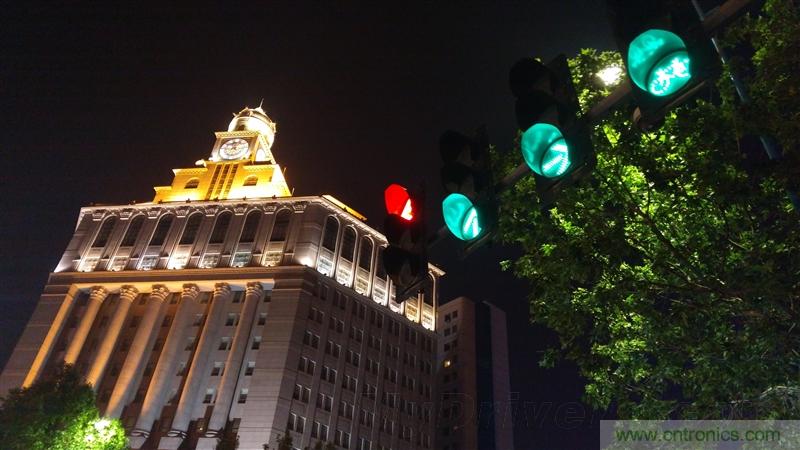 無邊框的 nubia Z9 ，一款既有驚喜，又有驚艷的智能手機