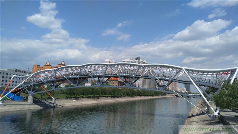 無邊框的 nubia Z9 ，一款既有驚喜，又有驚艷的智能手機