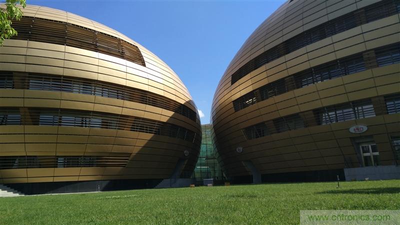 無邊框的 nubia Z9 ，一款既有驚喜，又有驚艷的智能手機