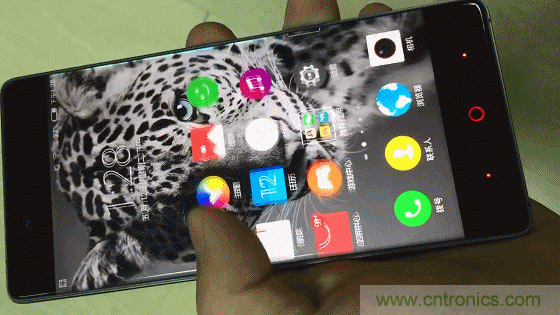 無邊框的 nubia Z9 ，一款既有驚喜，又有驚艷的智能手機