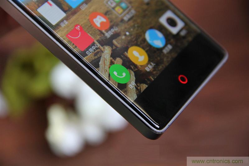 無邊框的 nubia Z9 ，一款既有驚喜，又有驚艷的智能手機
