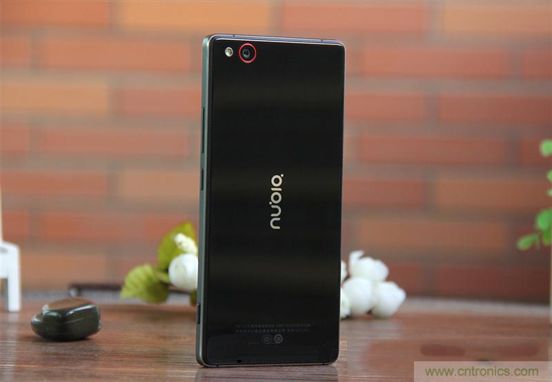 無邊框的 nubia Z9 ，一款既有驚喜，又有驚艷的智能手機