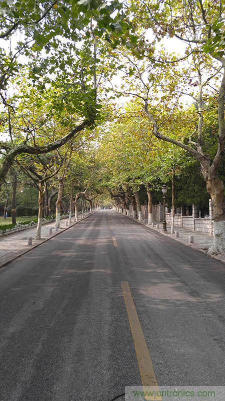 業(yè)界良心 LG V10 評測:剛毅、冷峻，不失人性化