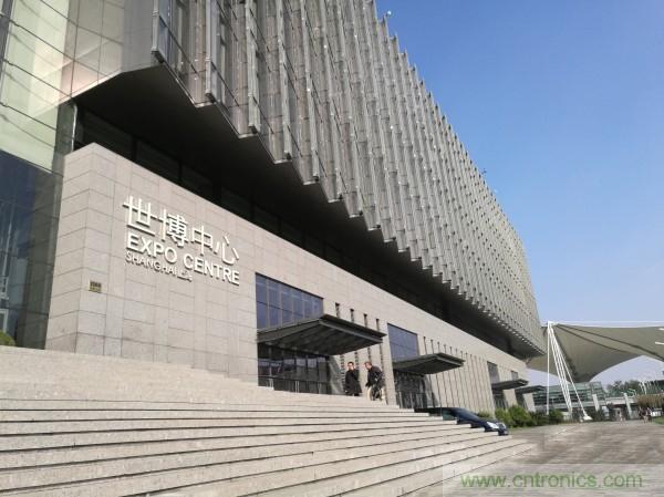 新旗艦Mate 8全評(píng)測(cè)：橫空出世！能否延續(xù)一機(jī)難求？