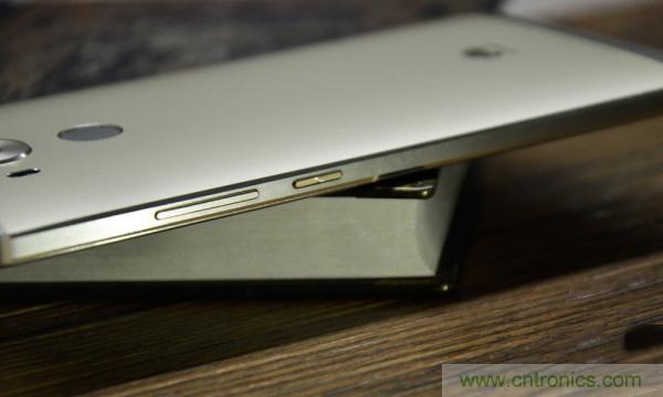 新旗艦Mate 8全評(píng)測(cè)：橫空出世！能否延續(xù)一機(jī)難求？