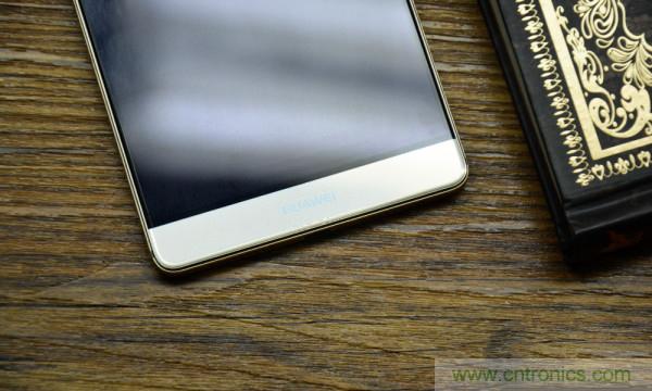 新旗艦Mate 8全評(píng)測(cè)：橫空出世！能否延續(xù)一機(jī)難求？