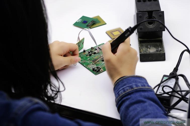 一款能喚起 70 后工程師朋友&ldquo;童年趣事&rdquo;的迷你電烙鐵！