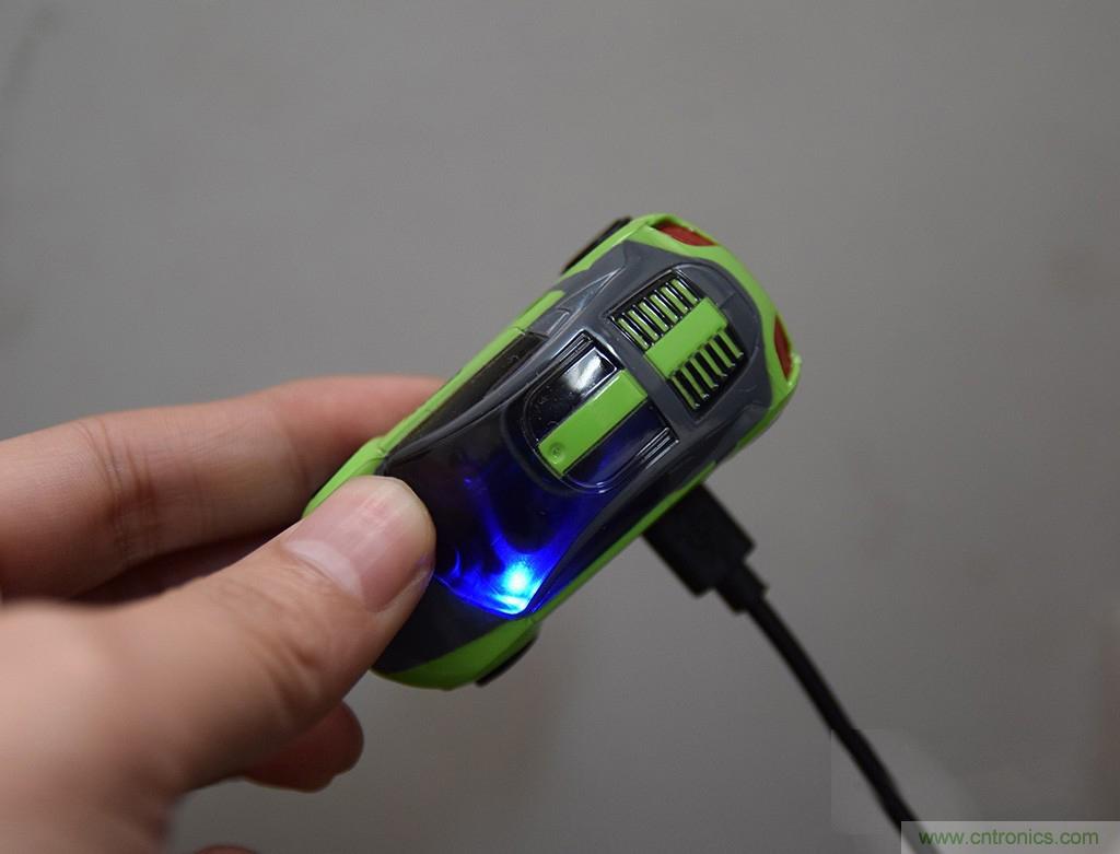 虛擬與現(xiàn)實相結(jié)合的飛車游戲，讓你體驗速度與激情的碰撞！