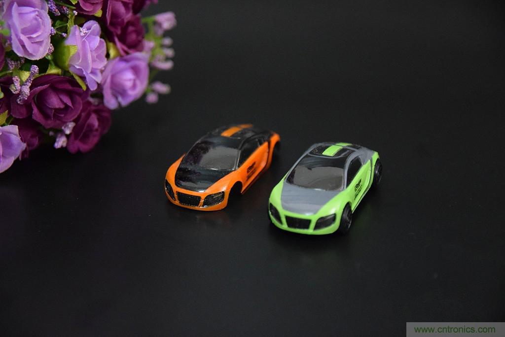 虛擬與現(xiàn)實相結(jié)合的飛車游戲，讓你體驗速度與激情的碰撞！