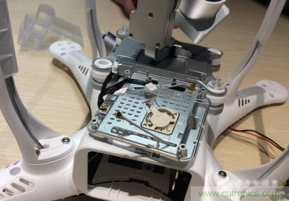 真飛機拆不著，那就來拆拆無人機“鼻祖”大疆吧！