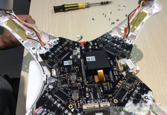 真飛機拆不著，那就來拆拆無人機“鼻祖”大疆吧！