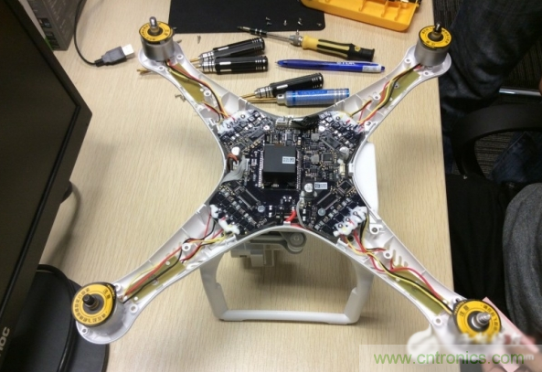 真飛機拆不著，那就來拆拆無人機“鼻祖”大疆吧！