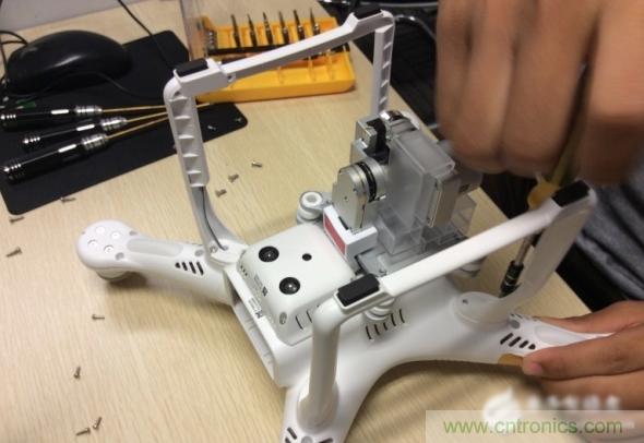 真飛機拆不著，那就來拆拆無人機“鼻祖”大疆吧！