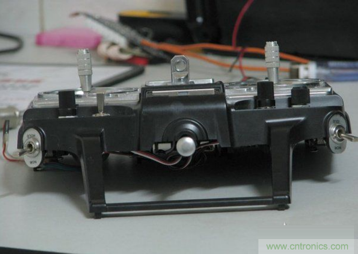 無人機(jī) DIY 制作全過程，酷得不要不要的！