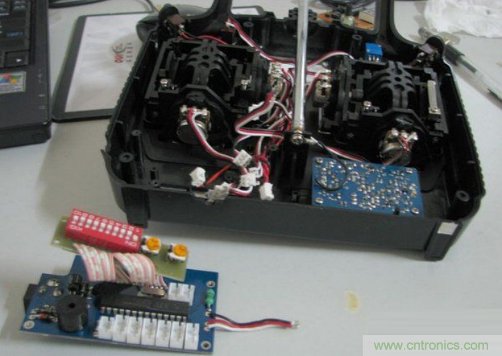 無人機(jī) DIY 制作全過程，酷得不要不要的！