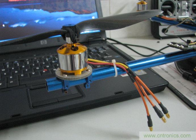 無人機(jī) DIY 制作全過程，酷得不要不要的！
