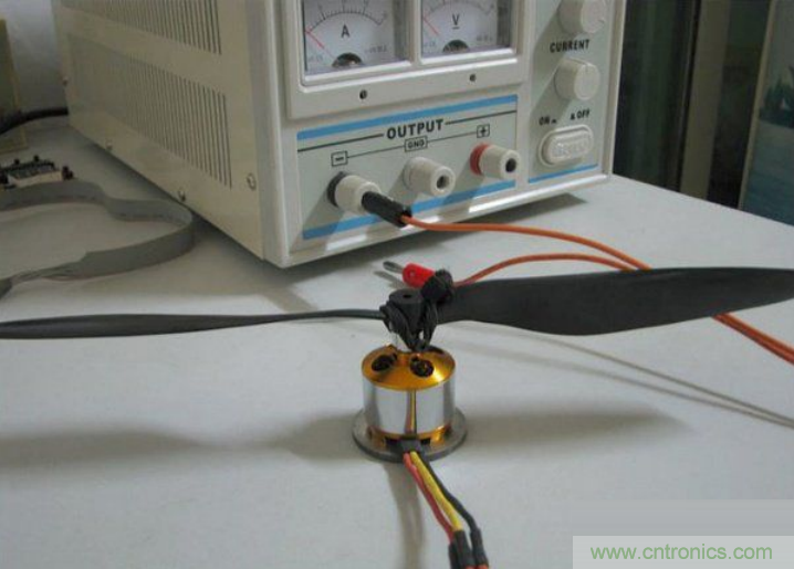 無人機(jī) DIY 制作全過程，酷得不要不要的！